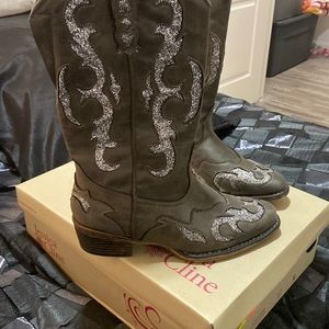 The boots to match???